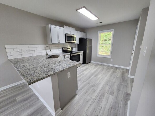Foto del edificio - Apartment for Rent in Benson, NC
