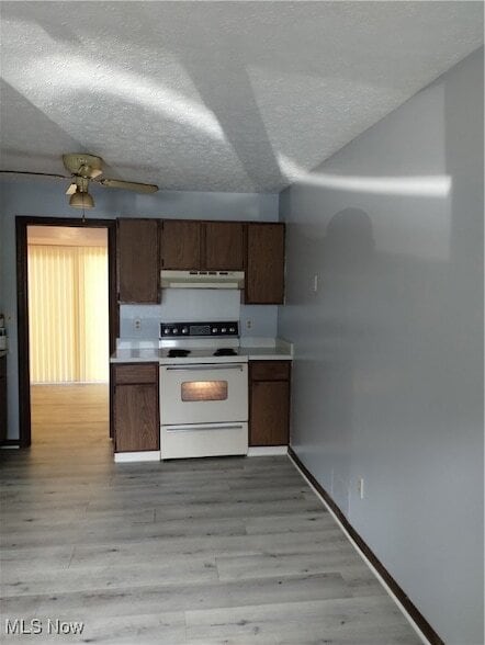 Building Photo - 31 1/2 Elm Street Unit