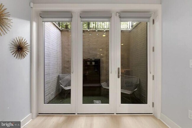 Building Photo - 1700 Euclid St NW