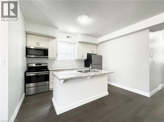 Photo du bâtiment - 44 FOURTH Avenue Unit# 2 LOWER