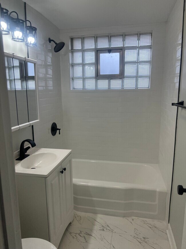 Baño - 21272 W Shady Ln