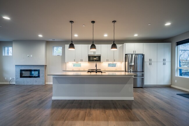 Building Photo - Mountlake Terrace Home