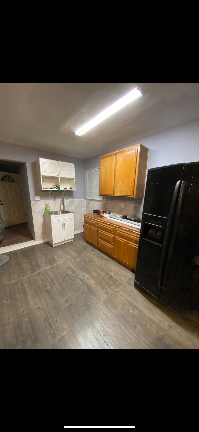 Foto del edificio - 2582 Fairmount Ave