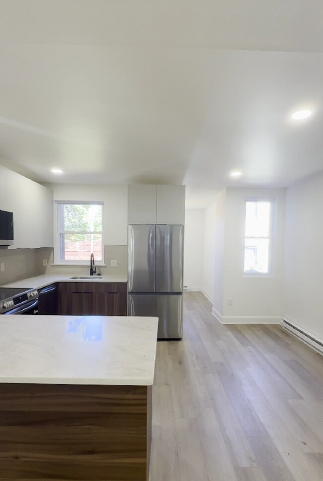 Foto del edificio - 5041 N Franklin St