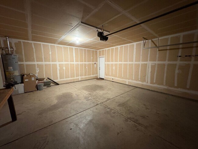 Foto del edificio - NW Visalia home Available Now!