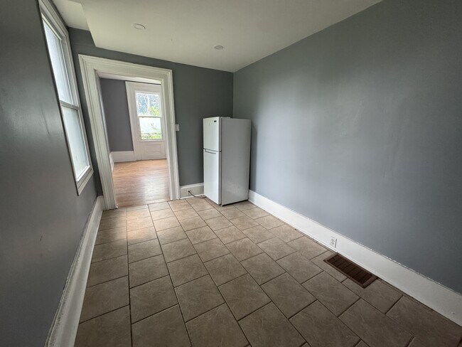 Building Photo - 115 Charlotte St