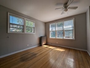 Building Photo - 910 W Dakin St