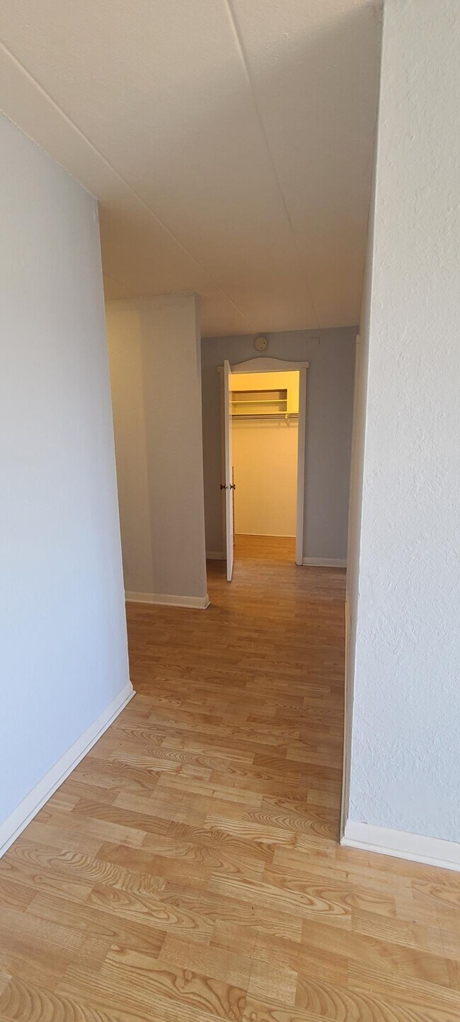 1 One Renaissance Pl Unit 713, Palatine, IL 60067 Condo for Rent in Palatine, IL