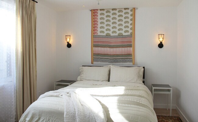bright airy, with light blocking curtains - 2051 W 31st St