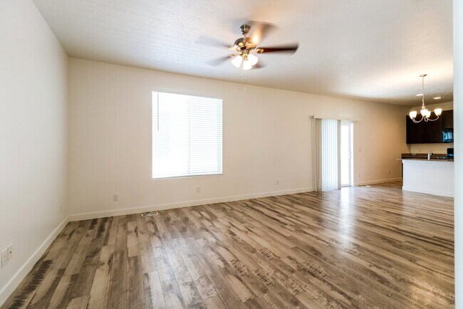 Building Photo - 13063 Summerdale Dr