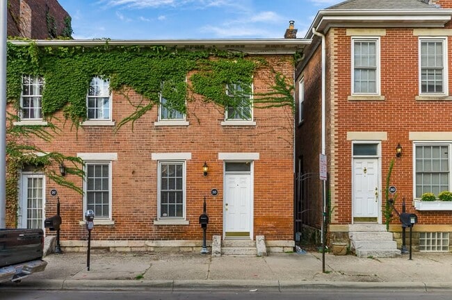 Building Photo - 265 S 5th St