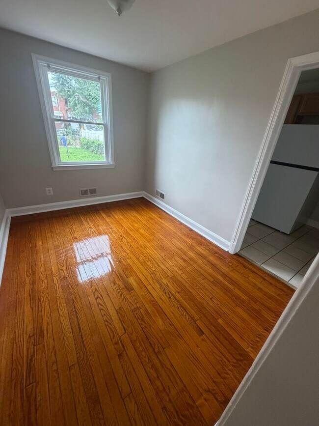 Building Photo - 4007 Lyndale Ave