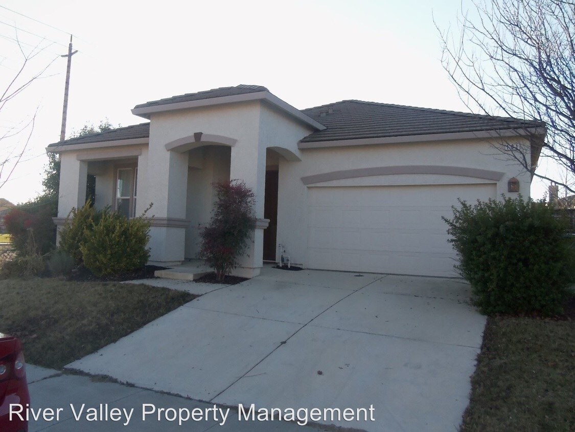Primary Photo - 3 br, 2.5 bath House - 101 Unity Circle