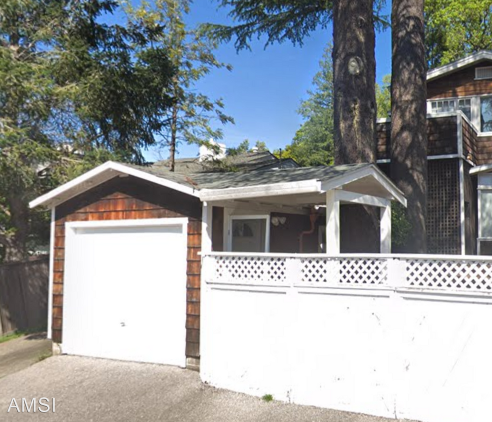 Primary Photo - 38 Rosebank Ave