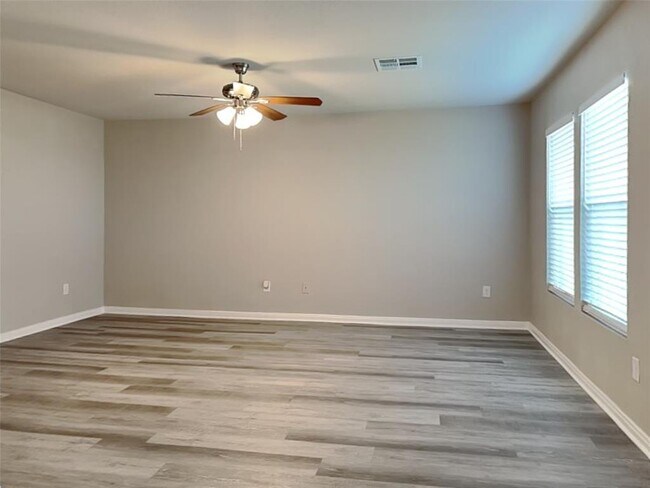 Building Photo - 10111 Cerritos dr