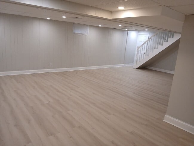 Foto del edificio - 150 Melville Ct