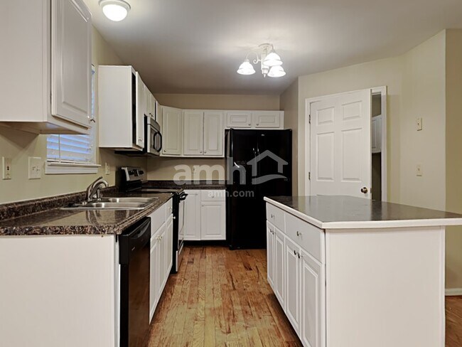 Foto del edificio - 8518 Woodcreek Dr