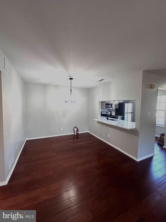 Foto del edificio - 2104B Denham Ct