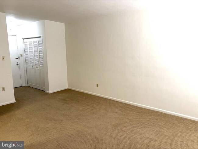 Foto del edificio - 10401 Grosvenor Pl