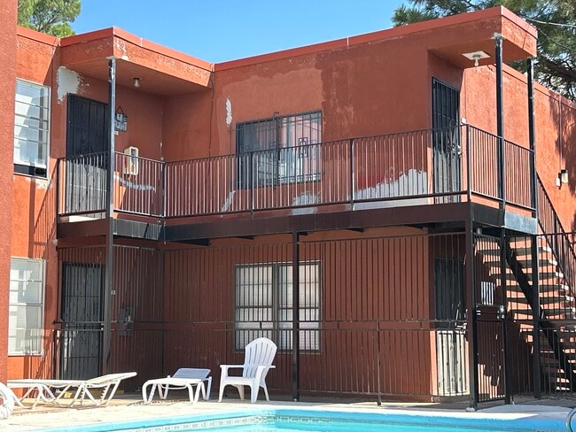 Building Photo - 2800 Vail Ave SE