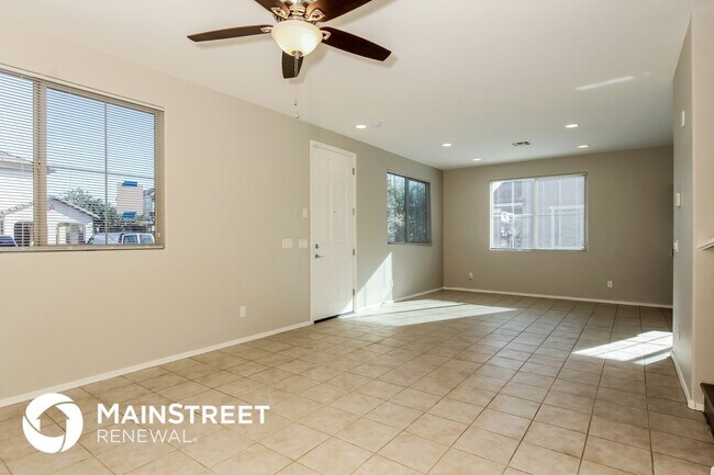 Foto del edificio - 2822 N 73rd Dr