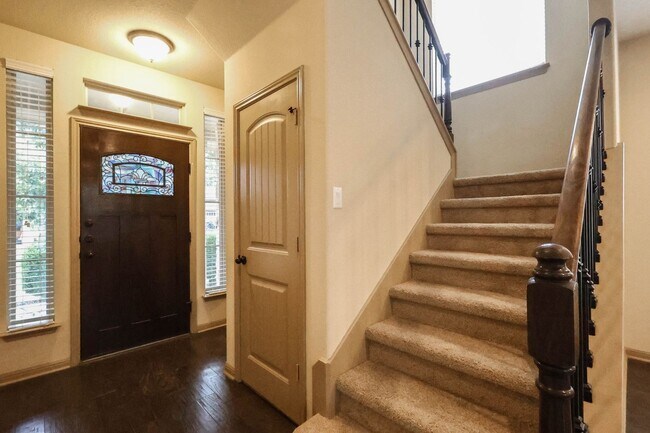 Building Photo - 10904 Minter Ct