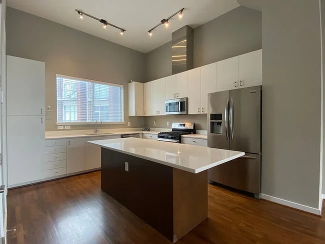 Kitchen - 1132 E Quincy St