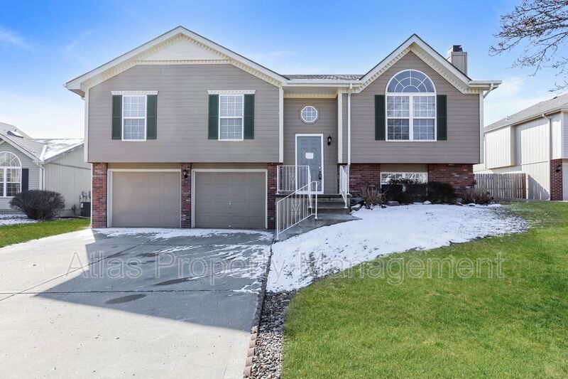 307 NW 110th Terrace, Kansas City, MO 64155 House for Rent in Kansas