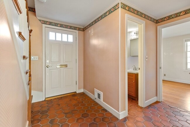 Building Photo - 68 Westgate