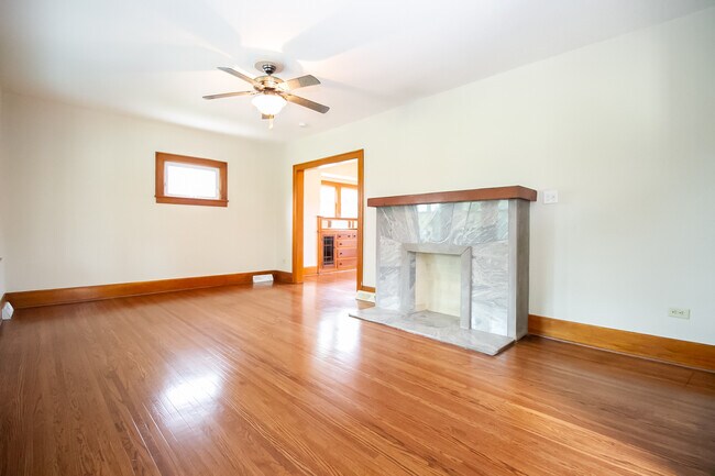 Building Photo - 472 Shasta Dr