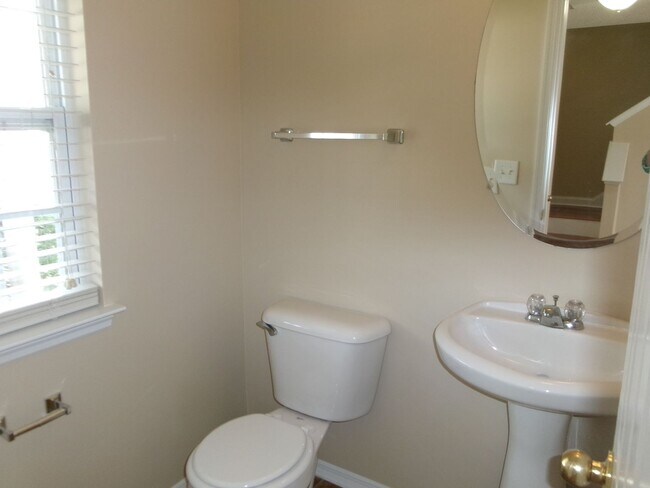 Foto del edificio - 3 bedroom, 2.5 bath home located in Bellegrove Preserve