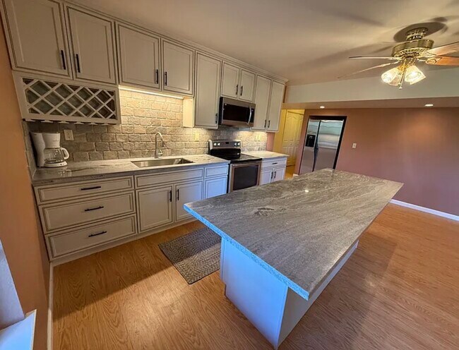 Foto del edificio - 4121 Northwood Dr