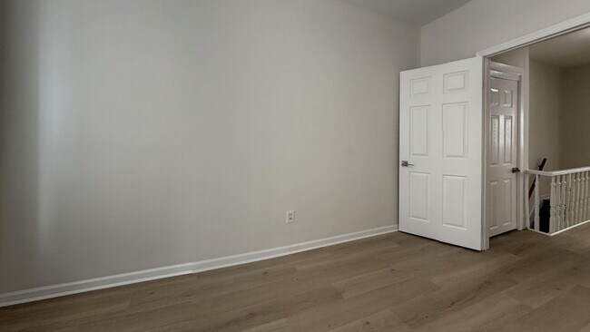 Foto del edificio - 2457 N Patton St