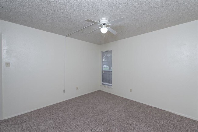 Building Photo - 1901 Holleman Dr W