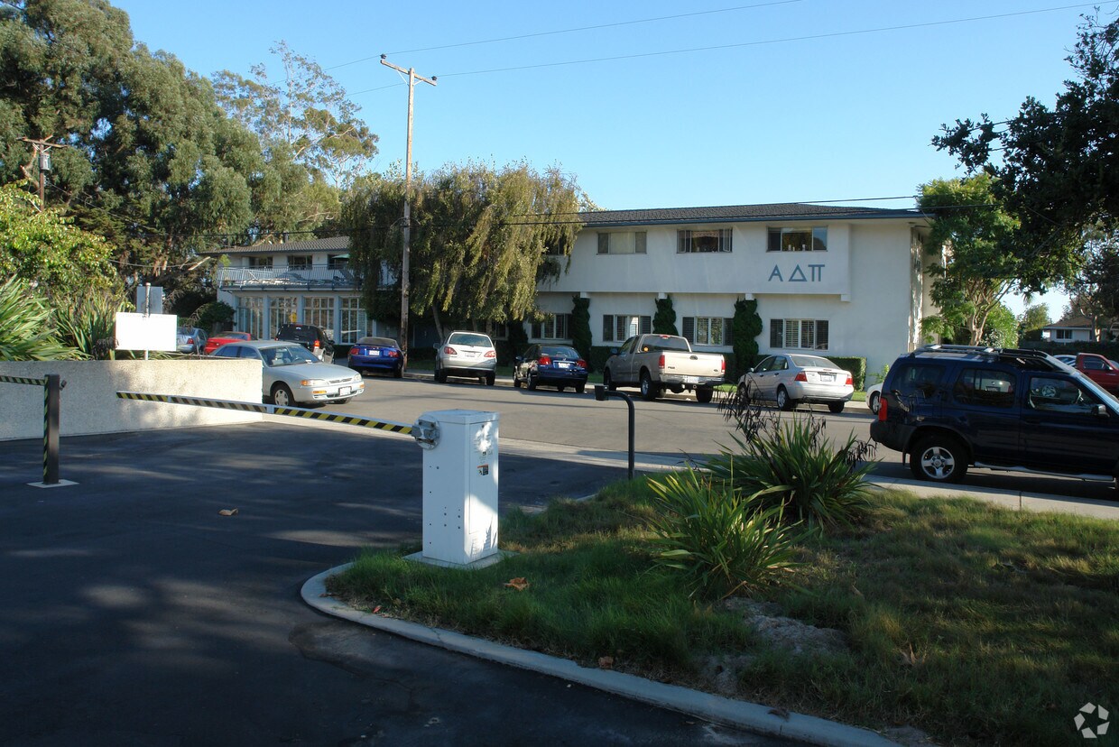 Building Photo - 6507 Cordoba Rd