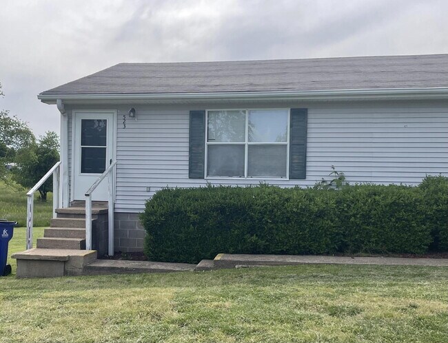 Foto del edificio - 523 Hutchens Rd