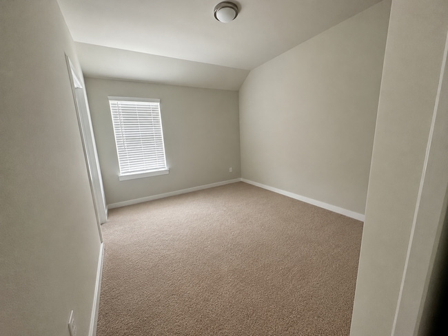 Building Photo - 225 Mountain Meadow Ln