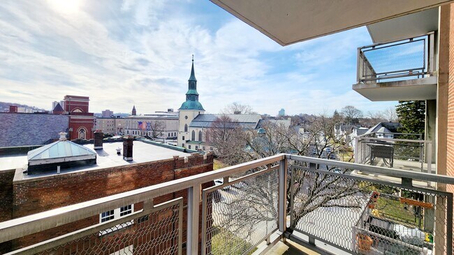 View from the living room - 80 Salisbury St