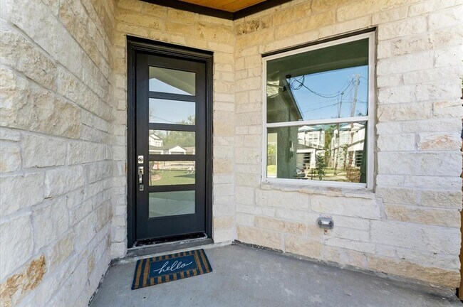Building Photo - 7407 Cora St