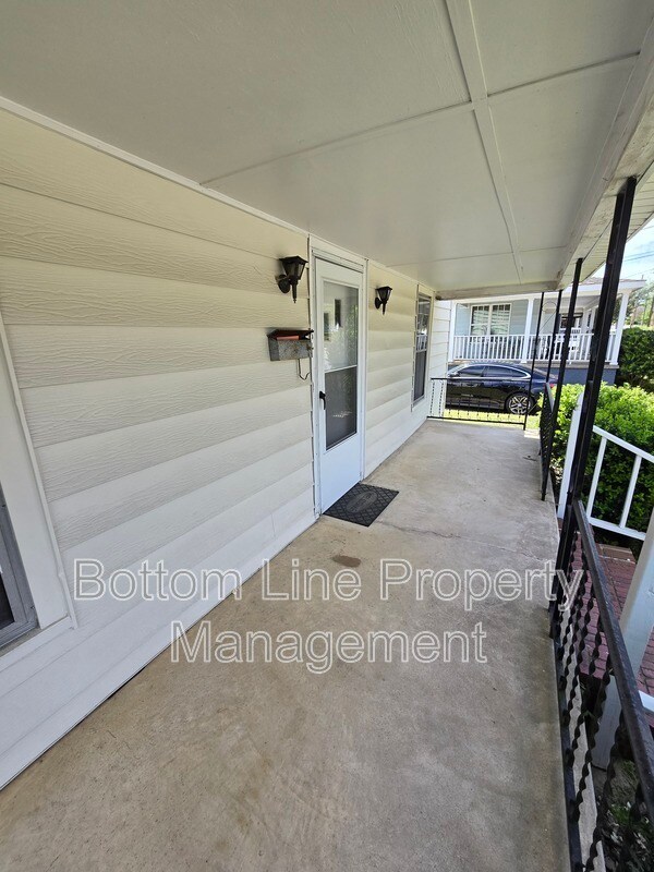 Foto del edificio - 184 Cabarrus Ave E