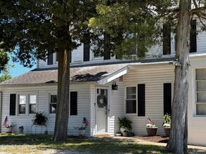 Building Photo - 1712 Bay Ave