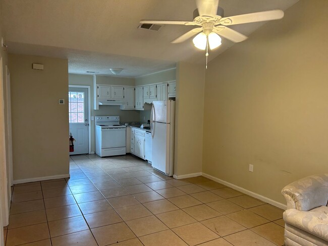 Building Photo - 140 Lanier Dr