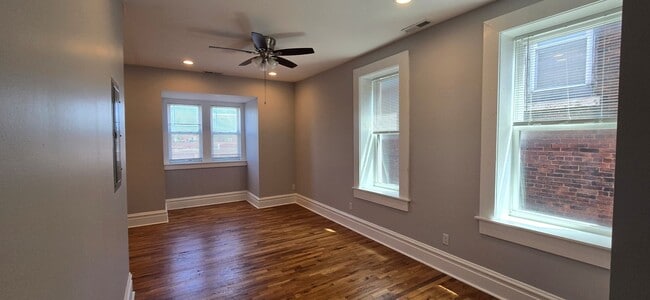 Building Photo - 2146-2148 Victor St.