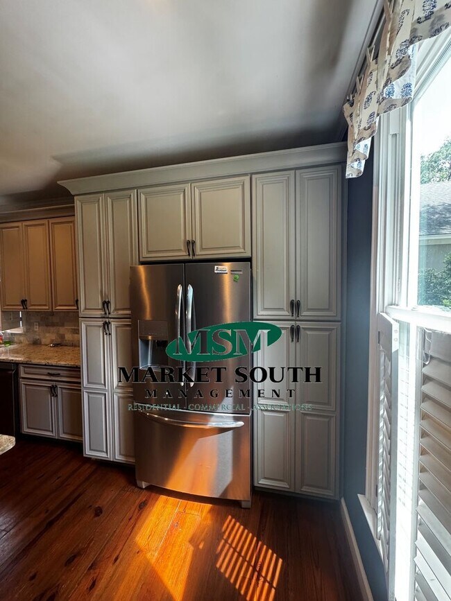 Foto del edificio - RARE SKIDAWAY ISLAND RENTAL IN SOUTH HARBOR- APPOINTMENT NEEDED TO VIEW!
