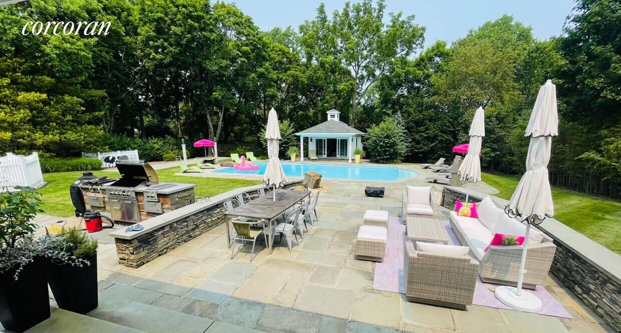 Primary Photo - 6 Quail Hedge Ln