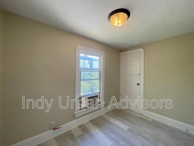Building Photo - 1553 Barth Ave