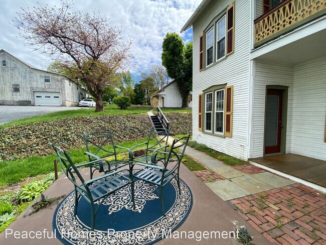 Foto del edificio - 4 br, 2 bath House - 2022 Main St.