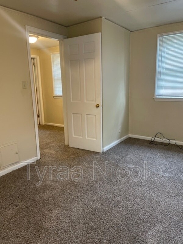 Building Photo - 15124 Greenview Rd