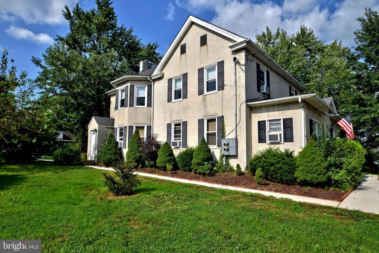 19 W Lincoln Ave, Hatfield, PA 19440 House Rental in Hatfield, PA