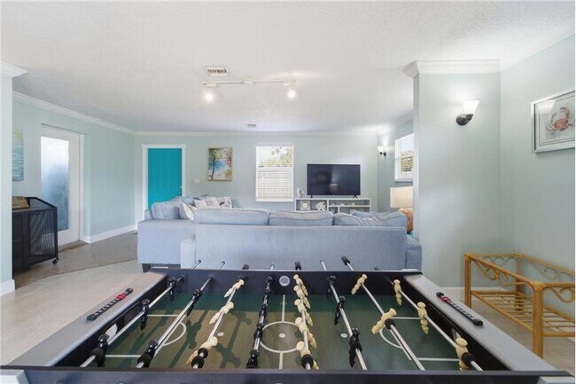 Building Photo - 1424 Willow Rd